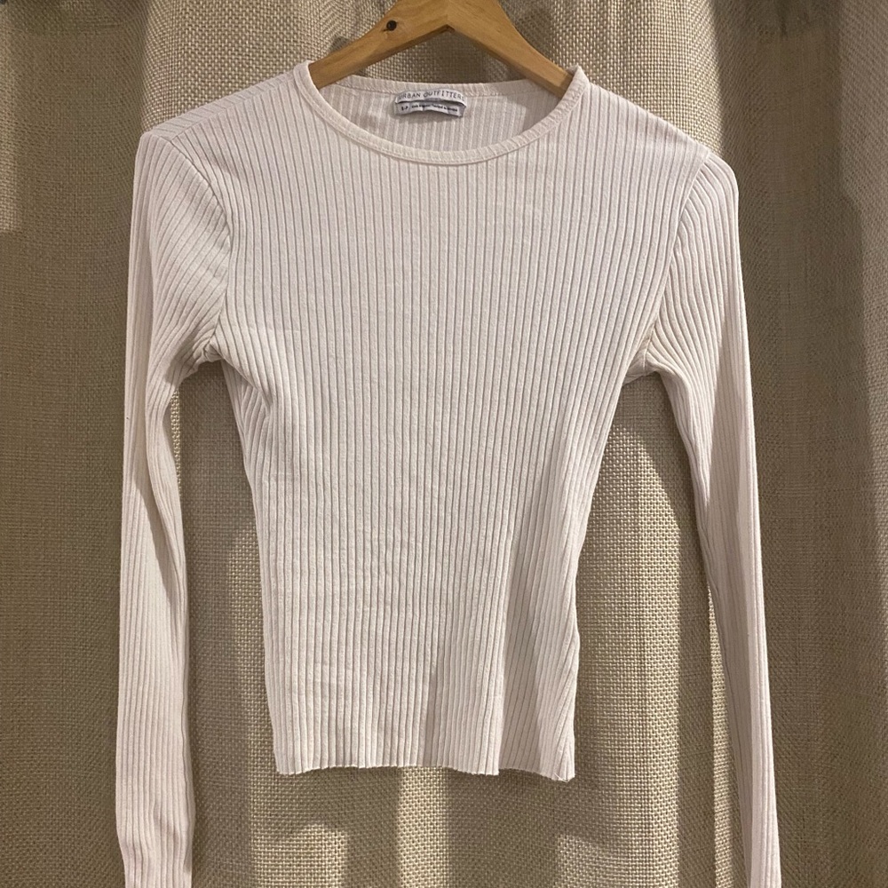 🌷 3/$20 Urban Outfitters Long Sleeve Top